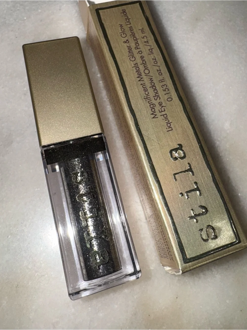 Magnificent metals glitter & glow liquid shadow
